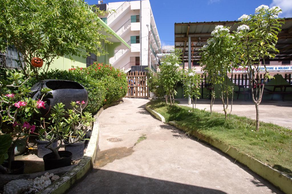 G.T. Guest House Garapan Bagian luar foto